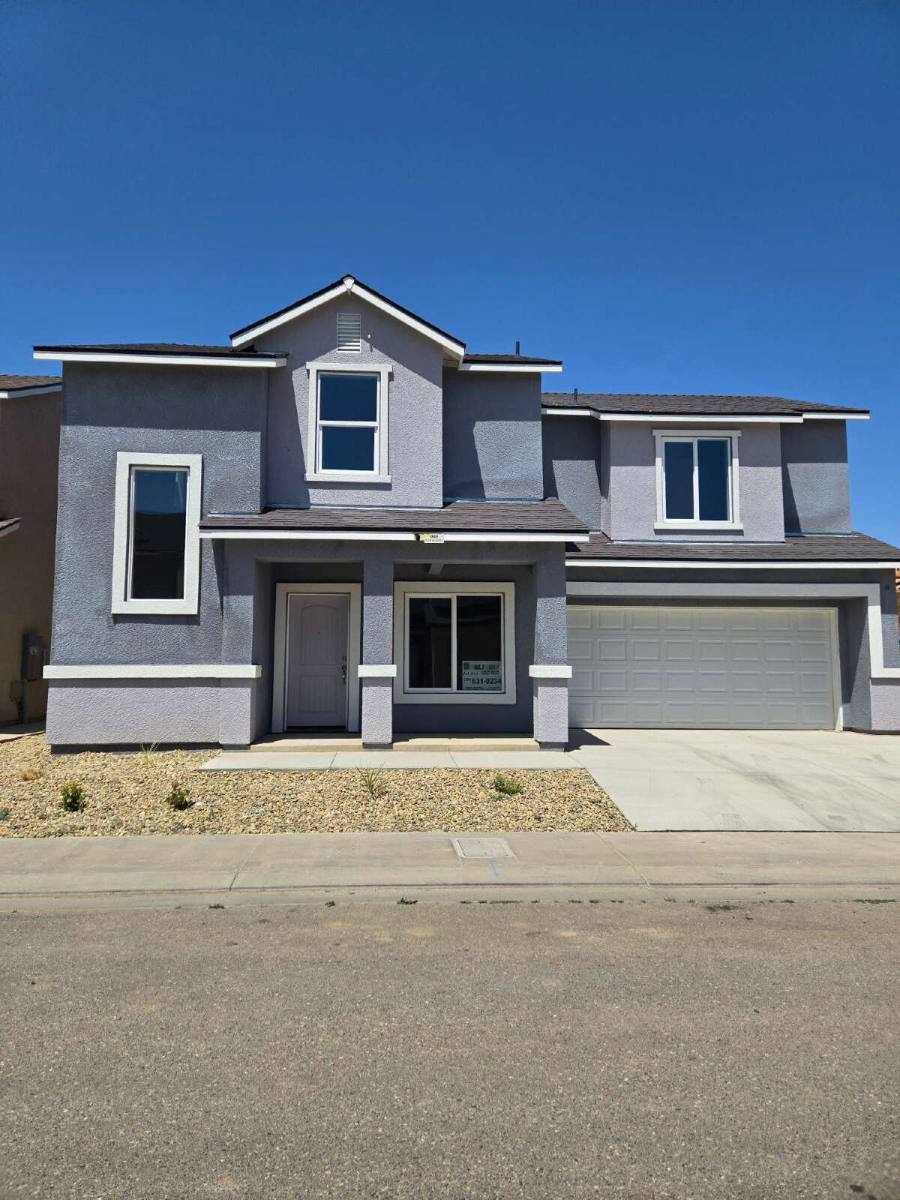 House for rent at 1321 Playa Del Rey Dr, Merced, CA 95348