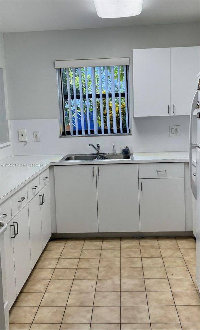 Townhouse for rent at 2356 W 53rd Terrace #9, Hialeah, FL 33016