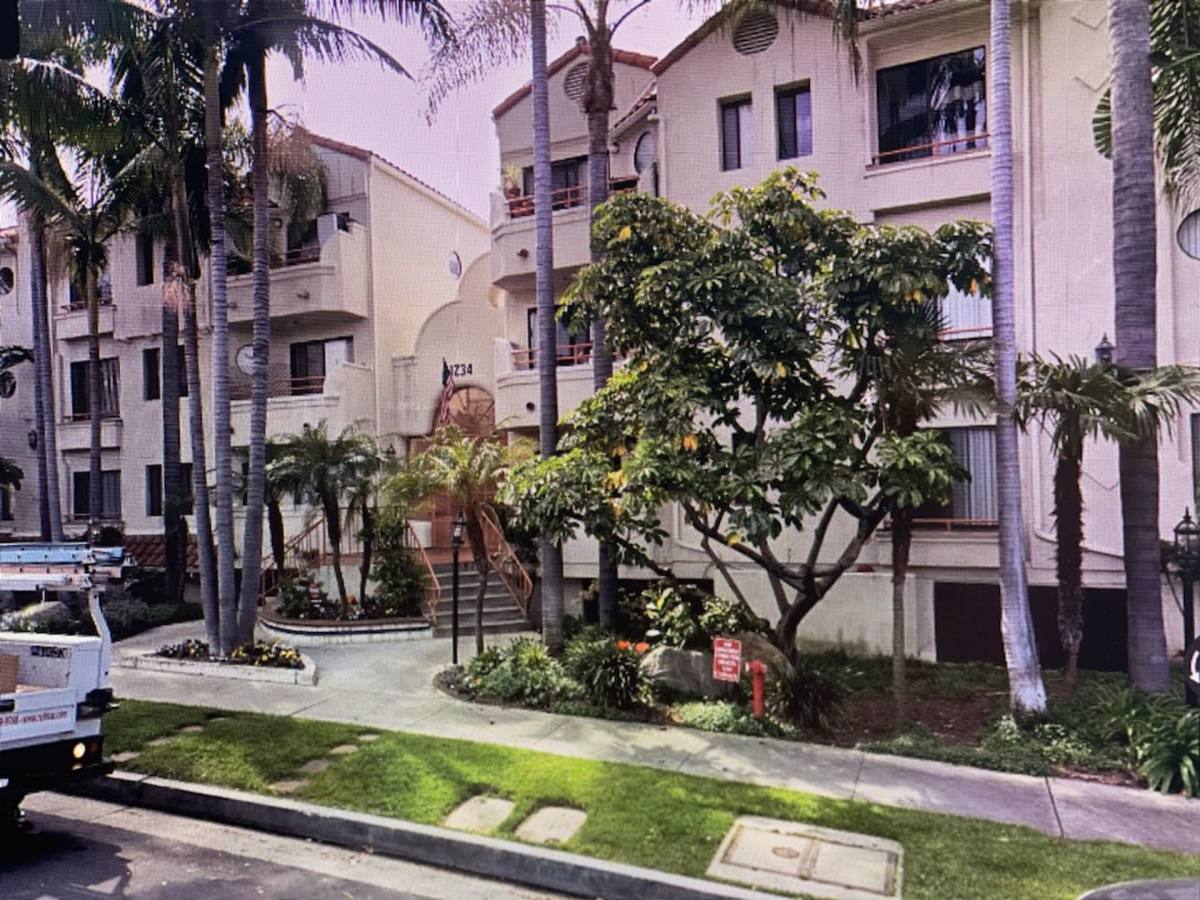 Apartment for rent at 1234 E California Ave, Glendale, CA 91206