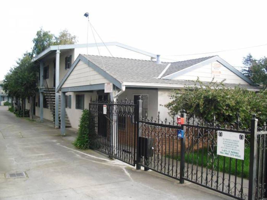 Apartment for rent at 2316 96th Ave, Oakland, CA 94603