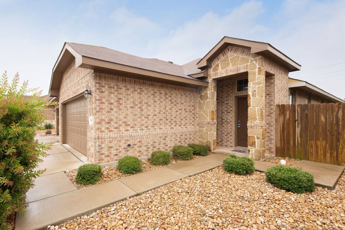 Townhouse for rent at 110 Hidden Springs Dr, Bastrop, TX 78602