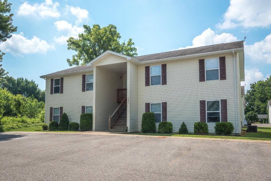 Apartment for rent at 1227 Sanpat Lane, Carbondale, IL 62902