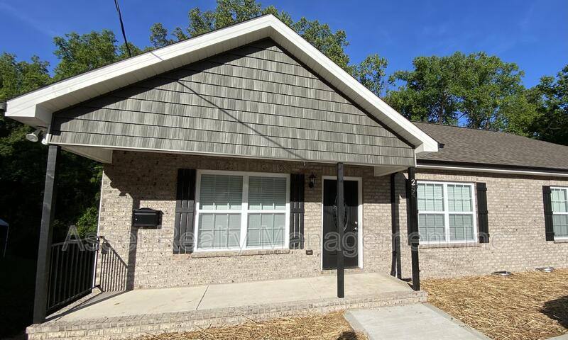 Apartment for rent at 252-254 Highland Ave #254, Oak Ridge, TN 37830