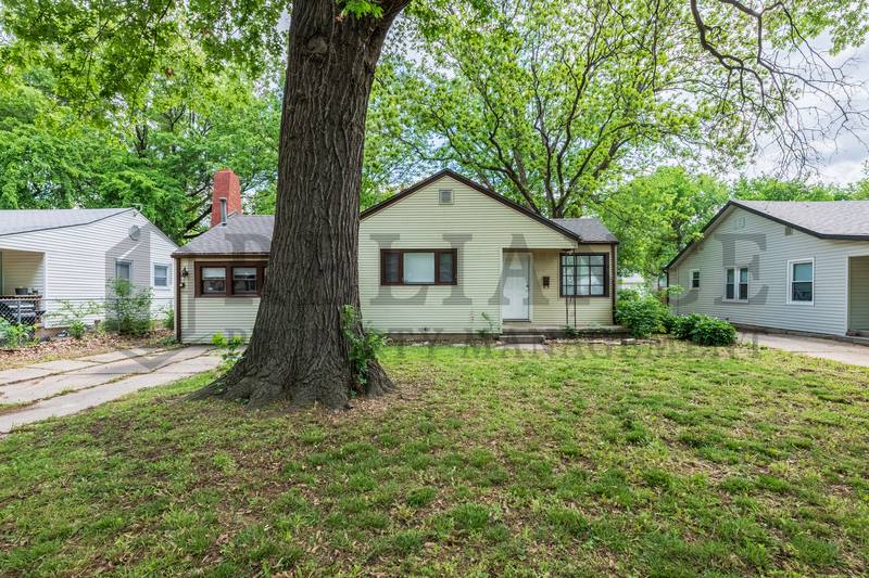 House for rent at 710 S Pershing St, Wichita, KS 67218