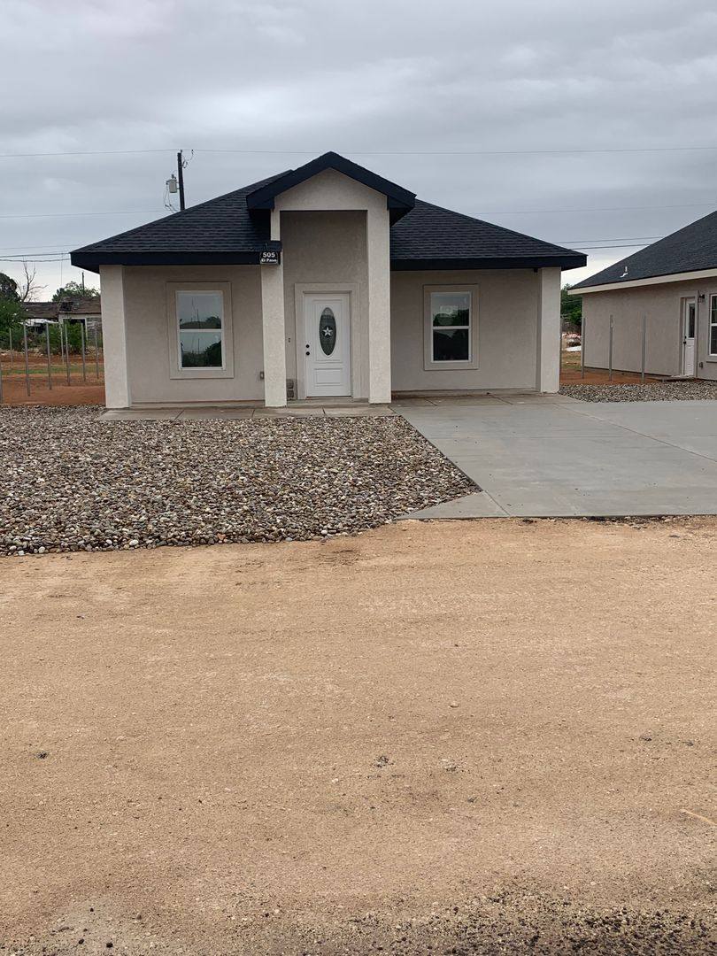 House for rent at 505 El Paso, Wickett, TX 79788