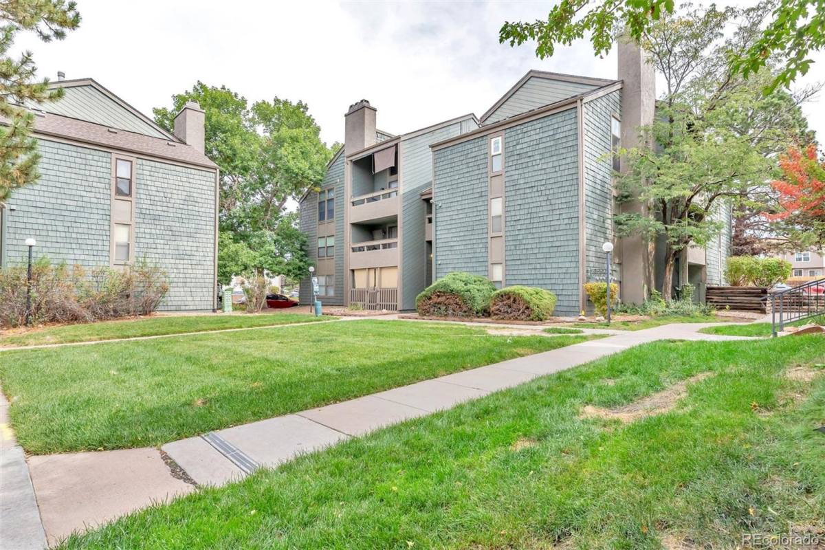 Townhouse for rent at 13902 E Stanford Circle, Aurora, CO 80015