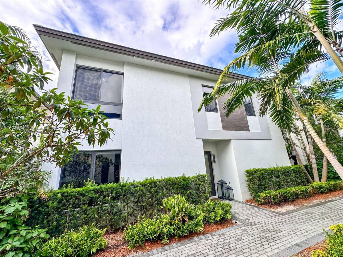 House for rent at 8272 NW 44th Terrace, Miami, FL 33166