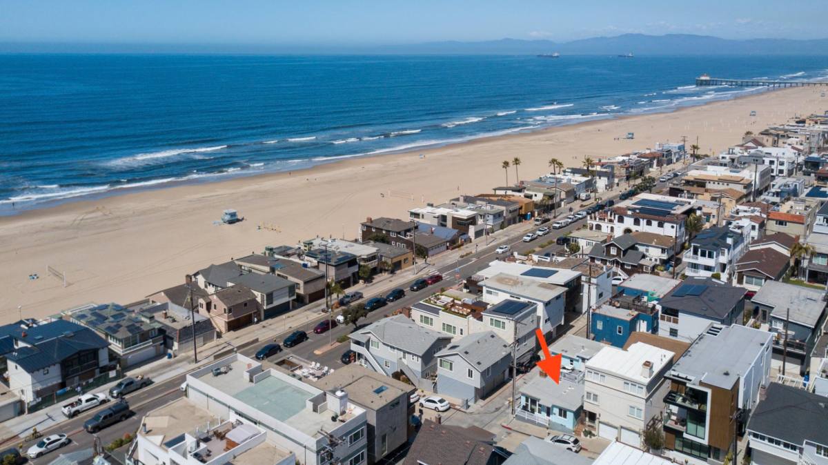 Apartment for rent at 115 1 2 31st St #RETRO Beach Hideaway, Hermosa Beach, CA 90254
