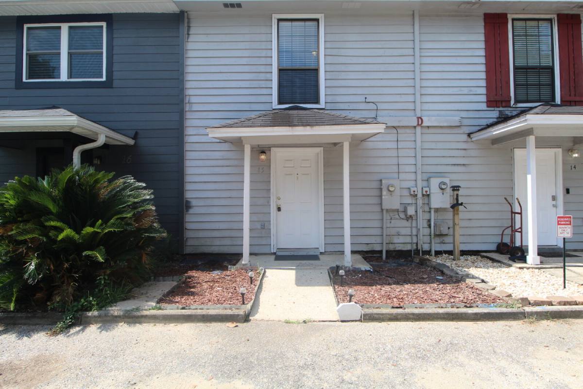 Townhouse for rent at 7022 Chapel St #15, Pensacola, FL 32504