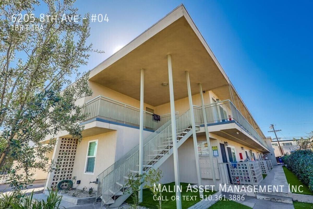 6205 8th Ave, Los Angeles, CA 90043