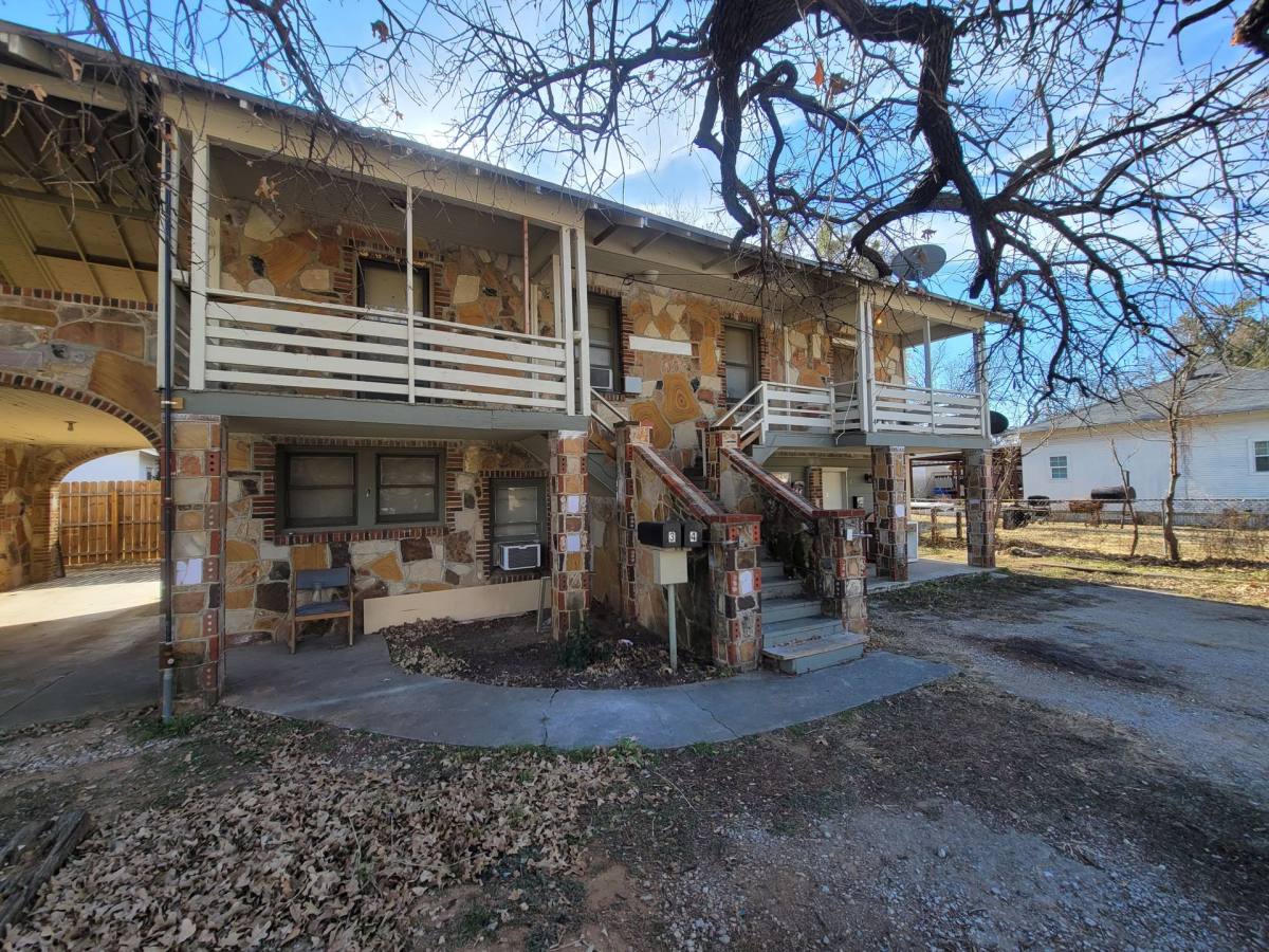 Apartment for rent at 1206 Ave B, Brownwood, TX 76801