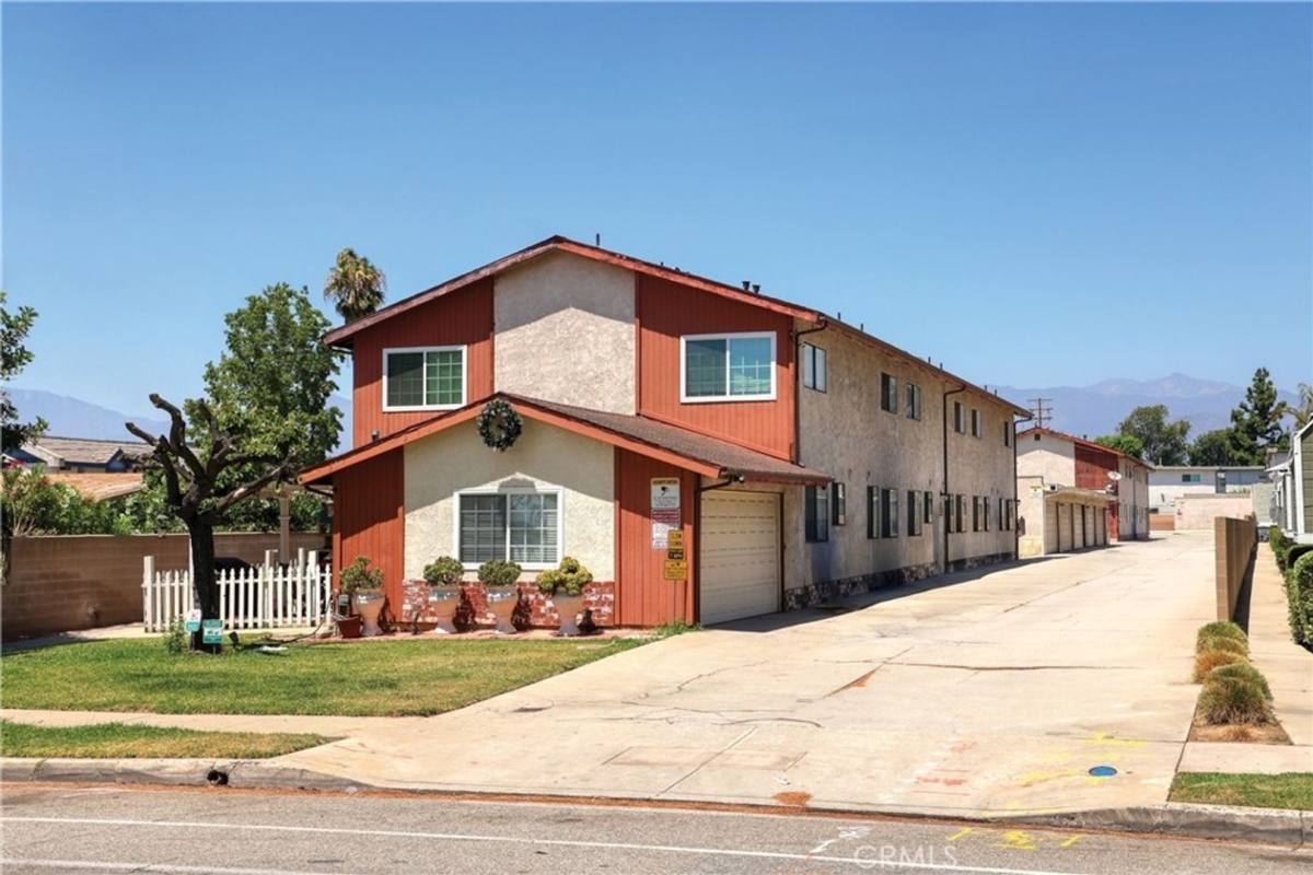 Townhouse for rent at 1171 W Badillo St, Covina, CA 91722