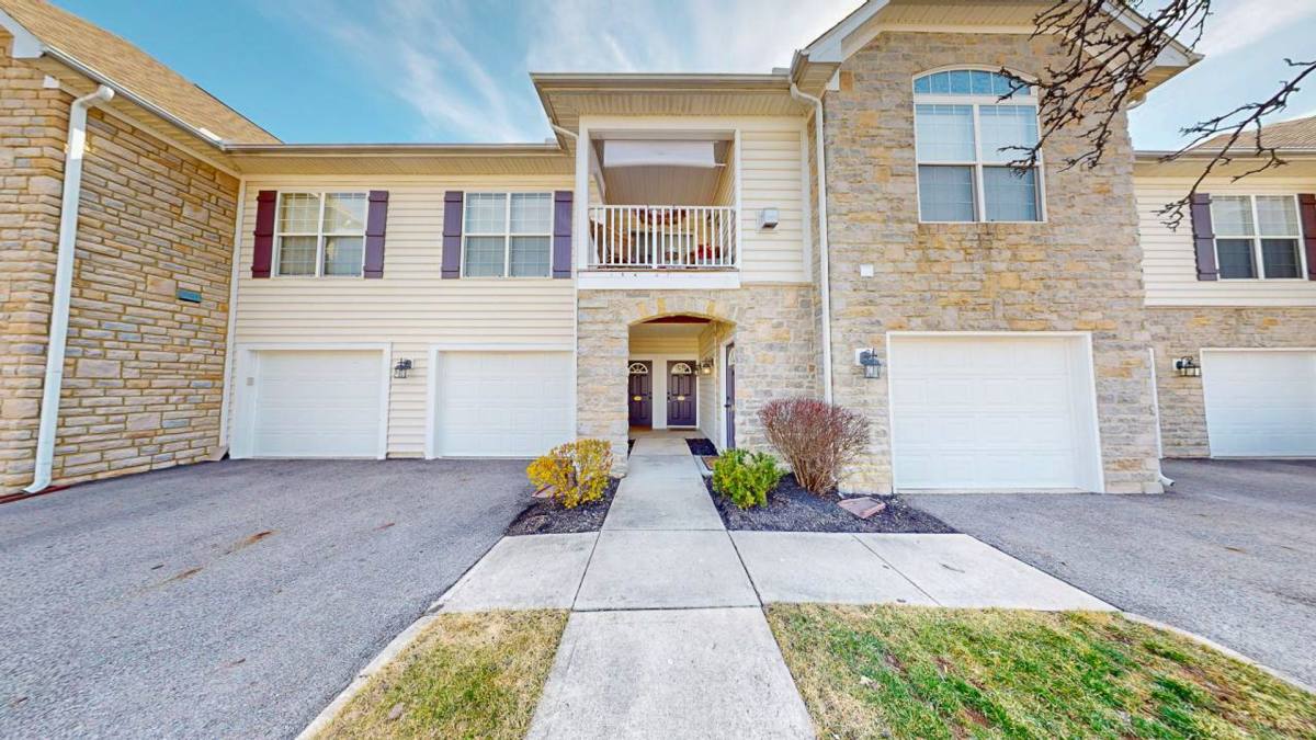 Condo for rent at 5584 Viningbrook Dr, Dublin, OH 43016