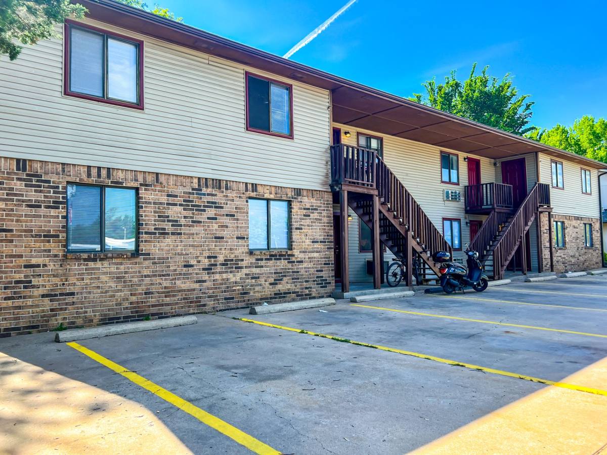 Apartment for rent at 1037-1045 Happy Hollow, Fayetteville, AR 72701