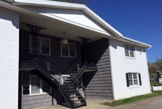 Apartment for rent at 1127 Lincoln Ave, Evansville, IN 47714