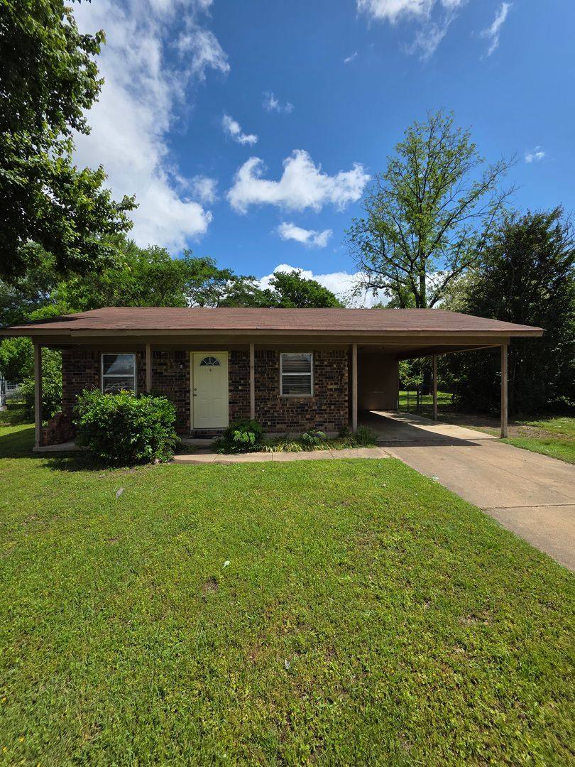 House for rent at 111 Yelco Dr, Dardanelle, AR 72834