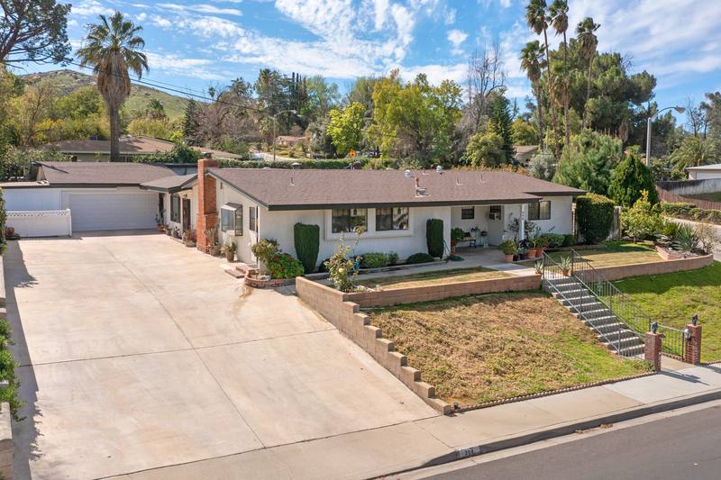 House for rent at 208 W Broadbent, Riverside, CA 92507