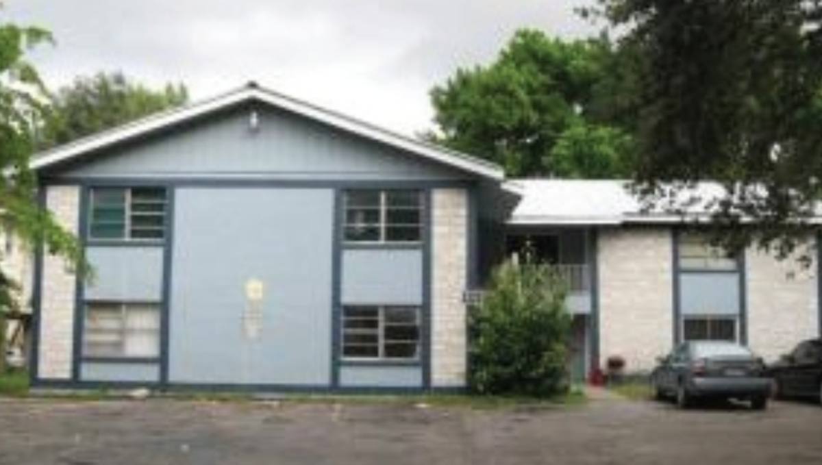 Apartment for rent at 2325 Crawford St, Fort Myers, FL 33901