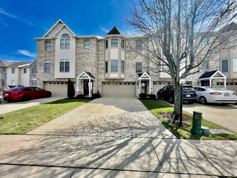 Townhouse for rent at 306 Pappan Dr, Imperial, PA 15126
