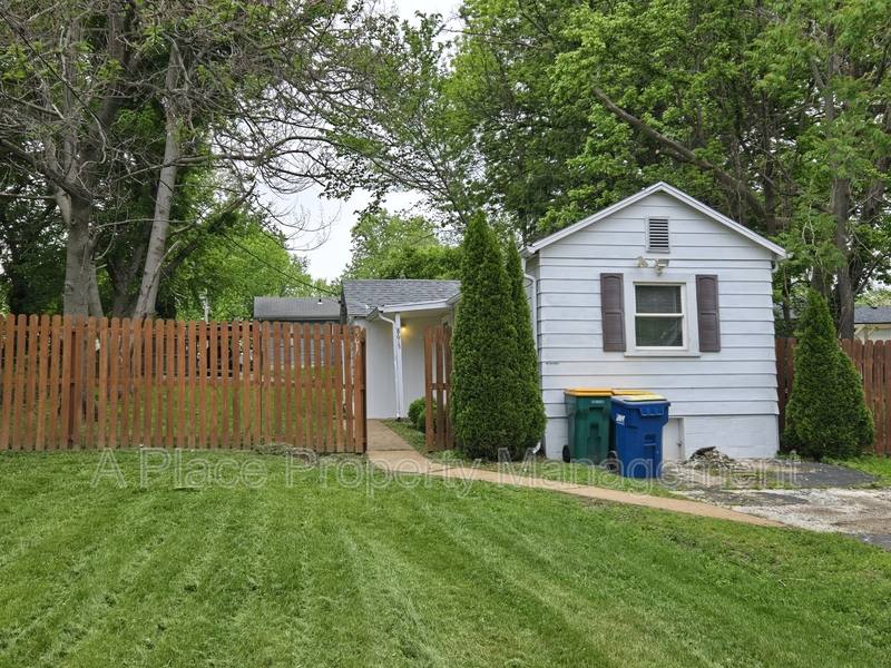 House for rent at 8615 Ardelia Ave, Saint Louis, MO 63114