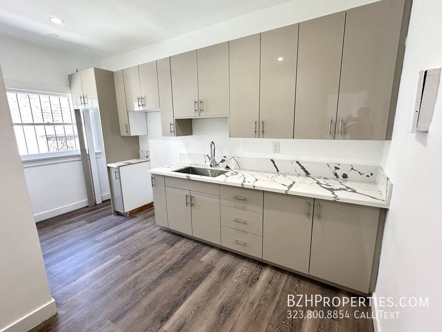 Apartment for rent at 1316 S Mariposa Ave, Los Angeles, CA 90006