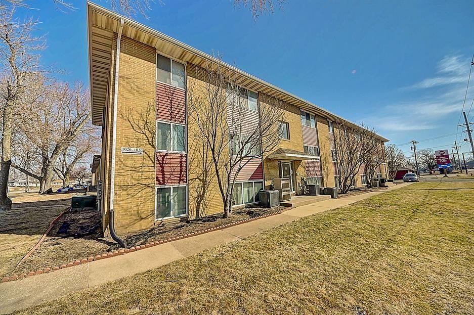 Apartment for rent at 1020 Twixt Town Rd NE, Cedar Rapids, IA 52402