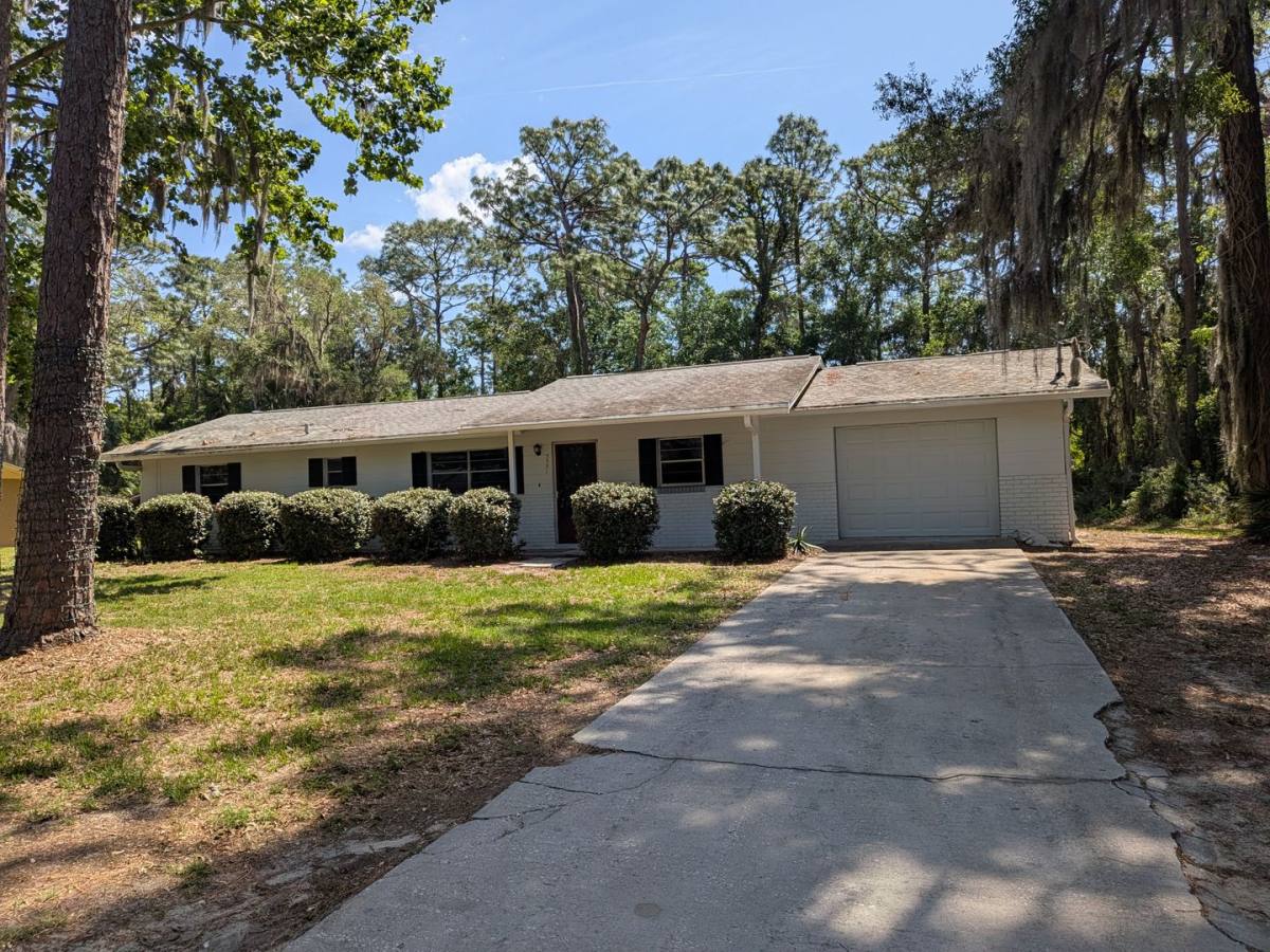 House for rent at 3351 N Bay Ave, Crystal River, FL 34429