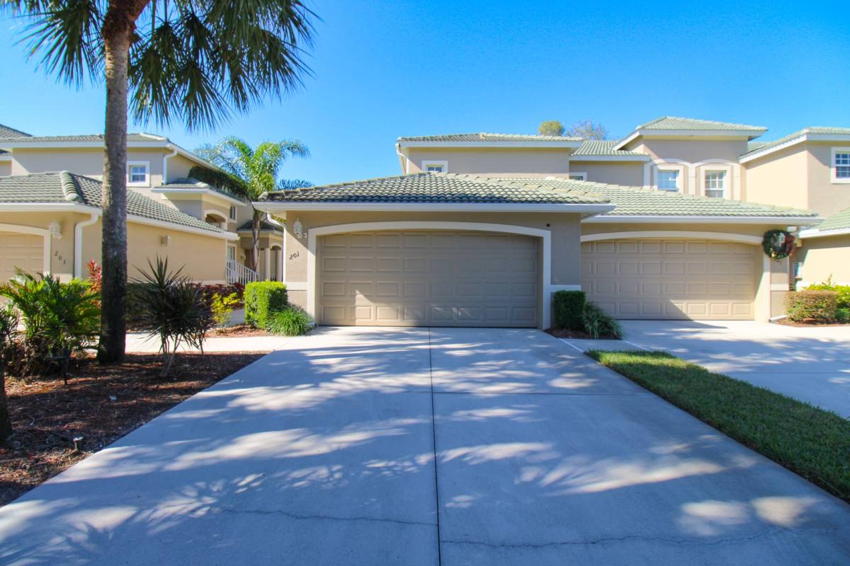 Condo for rent at 3435 Laurel Greens Lane S, Naples, FL 34119