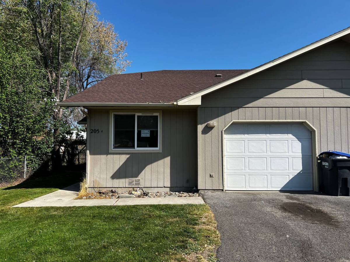 Apartment for rent at 205 Valley View Ave, Selah, WA 98942