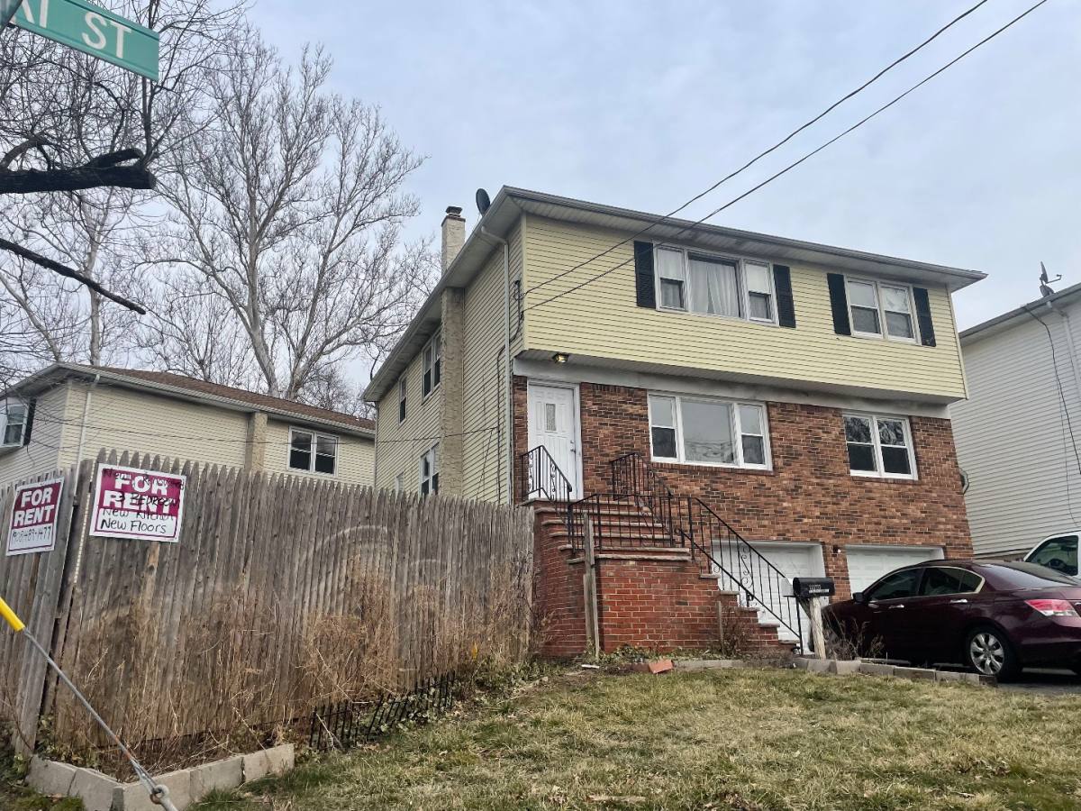 Apartment for rent at 139 Pulaski St #1, Dunellen, NJ 08812