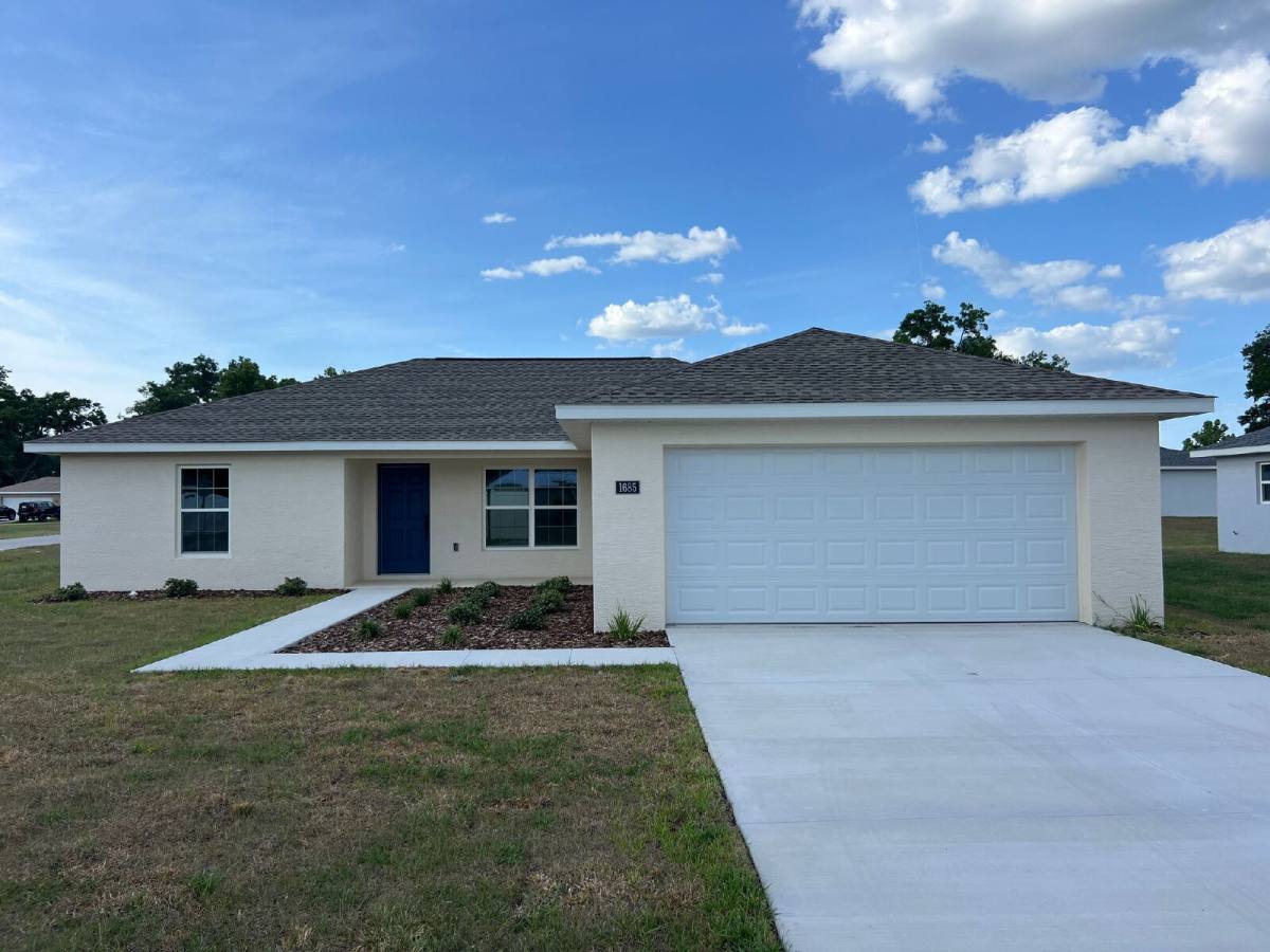 House for rent at 1685 NE 161st St, Citra, FL 32113