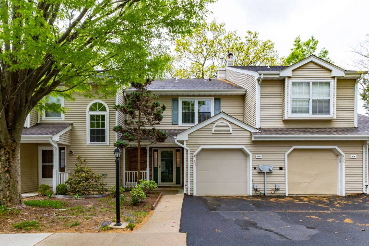 Townhouse for rent at 405 Aberdeen Lane, Toms River, NJ 08753
