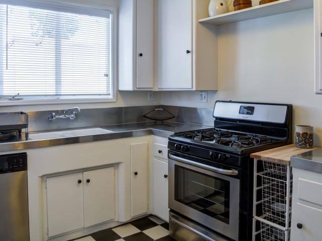 Apartment for rent at Chase Knolls, 13401 Riverside Dr, Sherman Oaks, CA 91423