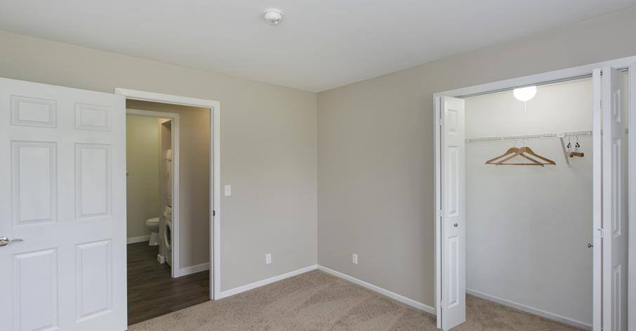 Apartment for rent at Country Lakes, 970 Fairway Dr, Naperville, IL 60563