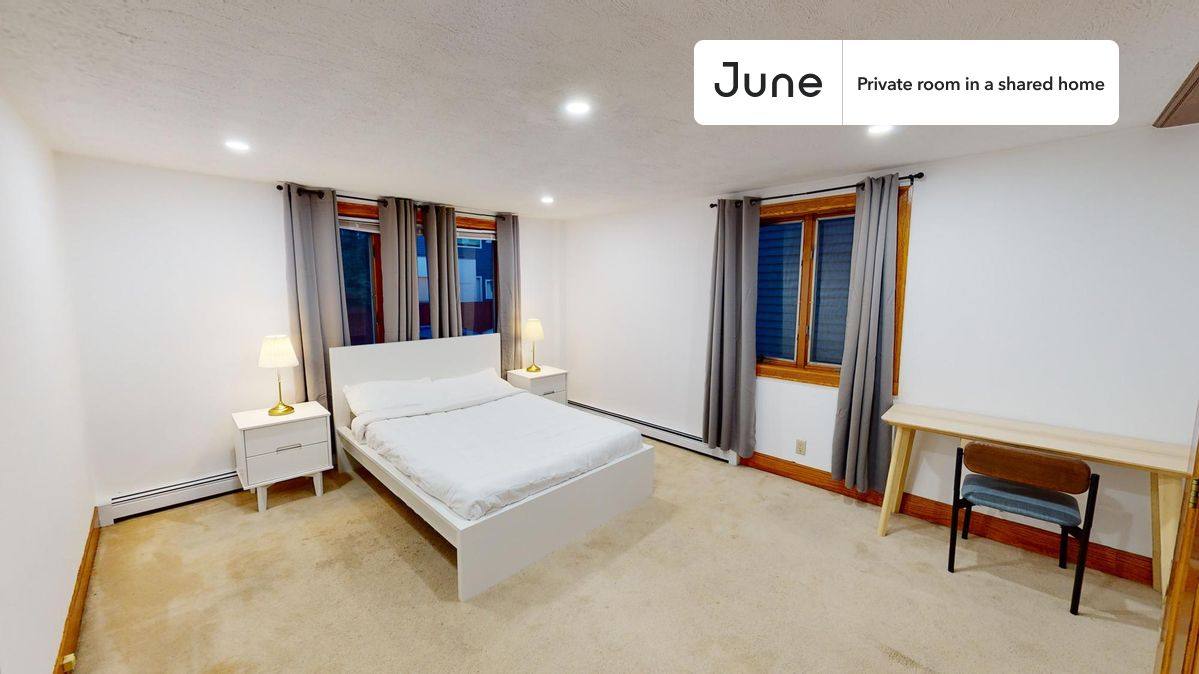 Apartment for rent at 166 Auburn St #A, Cambridge, MA 02139