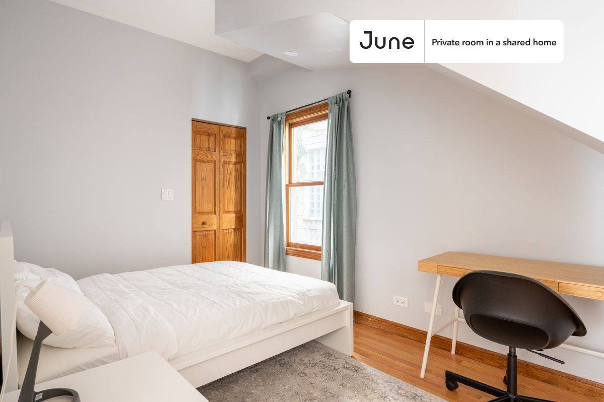 Apartment for rent at 4938 N Bell Ave, Chicago, IL 60625