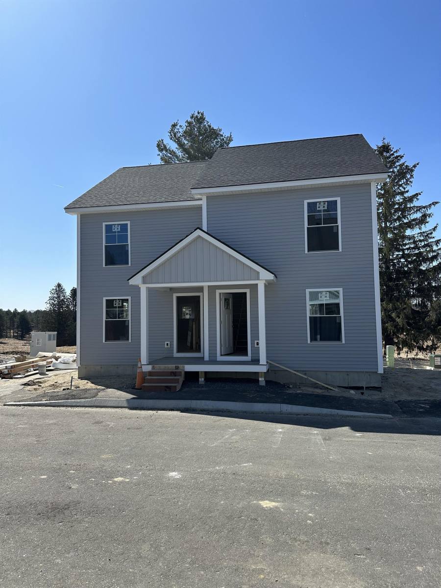 Apartment for rent at 364 Spring St, Westbrook, ME 04092