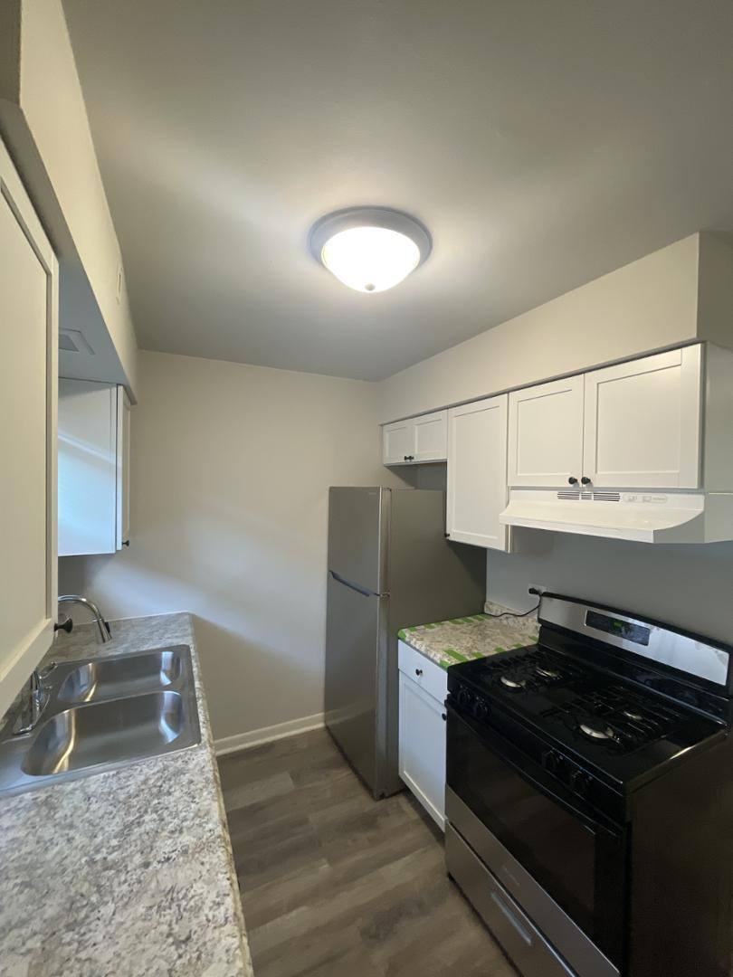 Apartment for rent at 2840 S Harlem Ave #2SW, Riverside, IL 60546