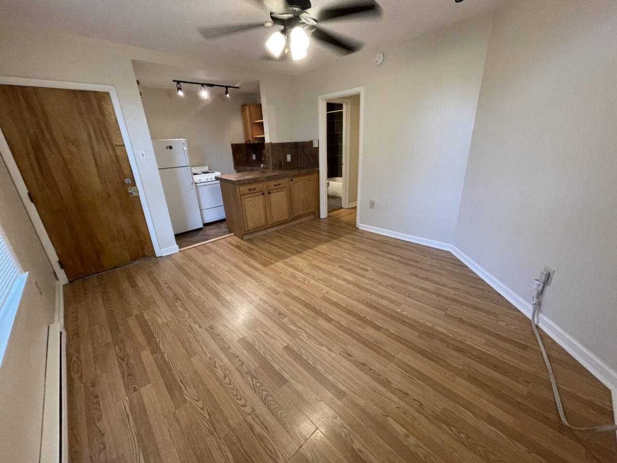 Apartment for rent at 6814 Thomas Blvd, Pittsburgh, PA 15208