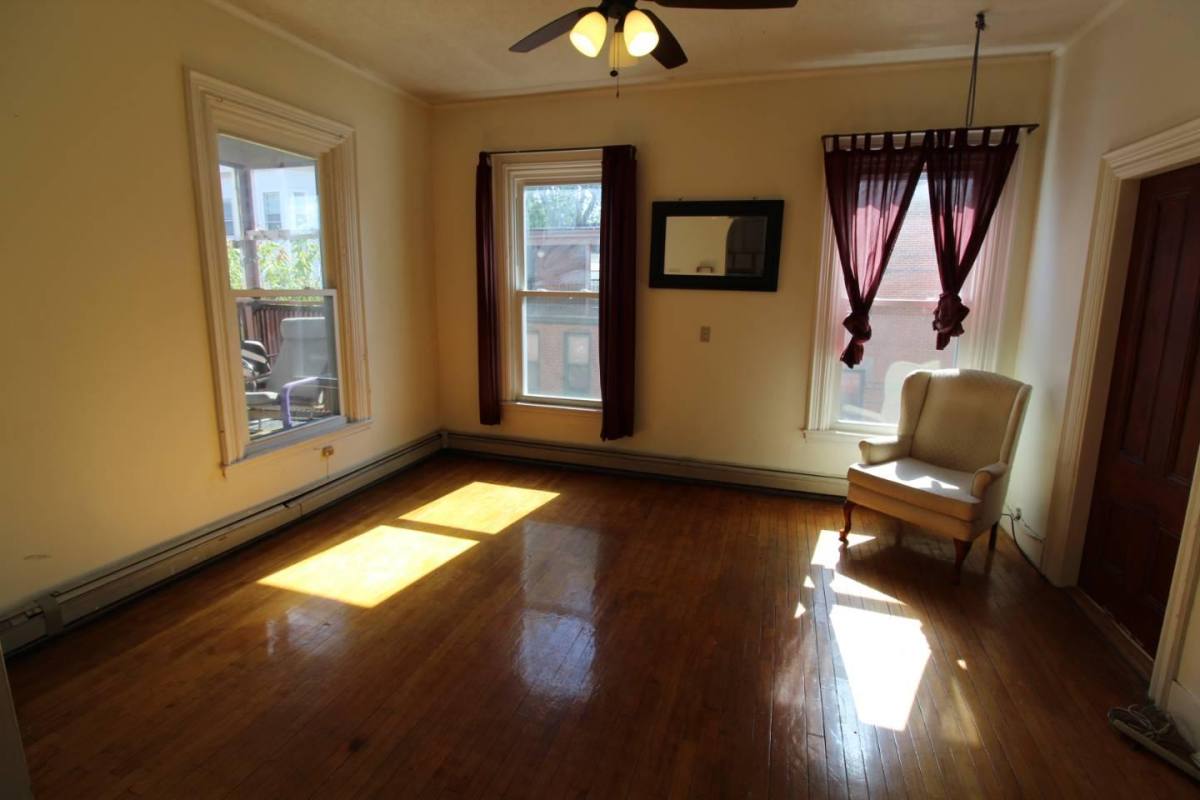 Apartment for rent at 223 Green St #U2, Cambridge, MA 02139
