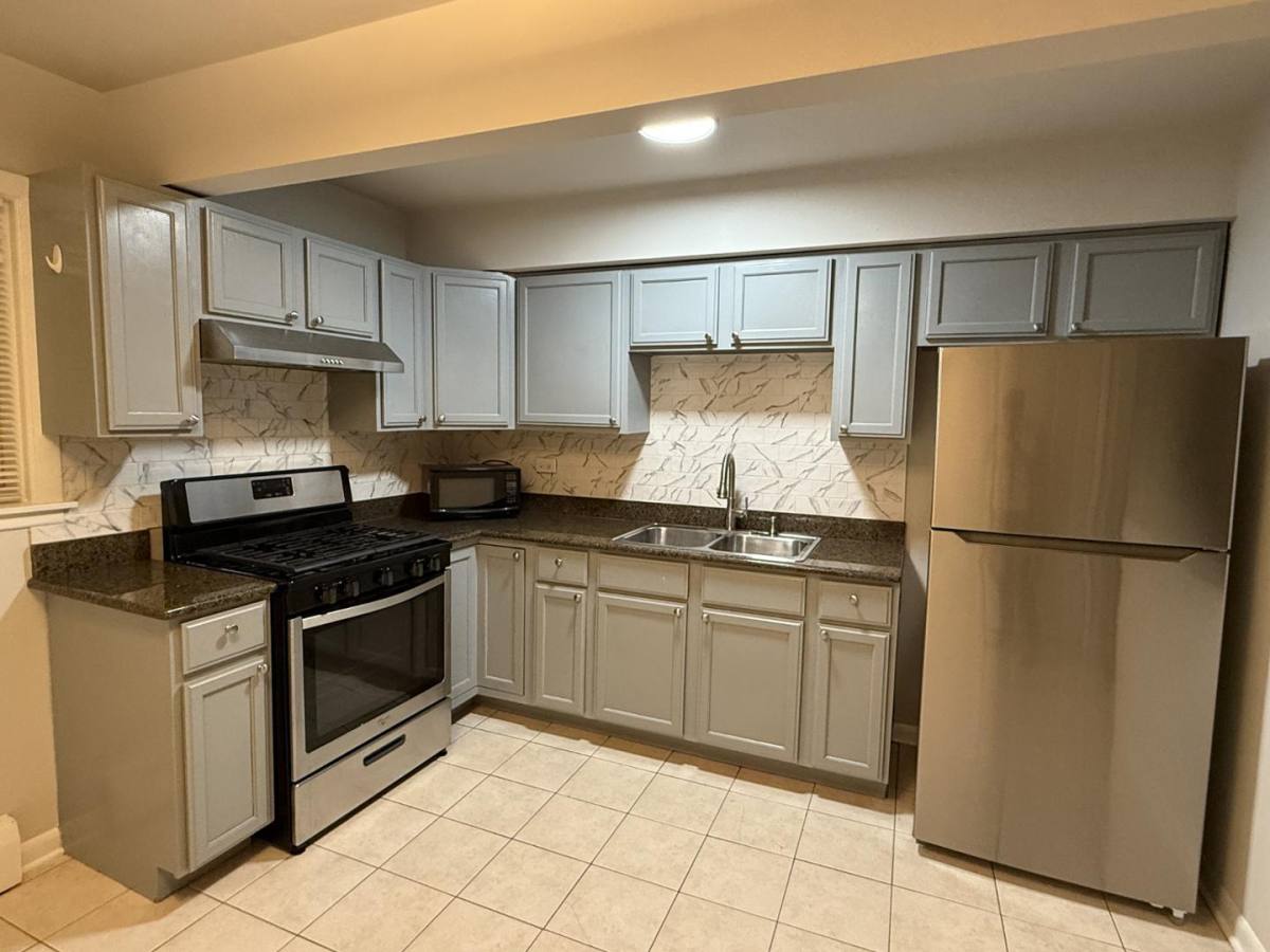 Apartment for rent at 7812 W 26th St #2S, Riverside, IL 60546
