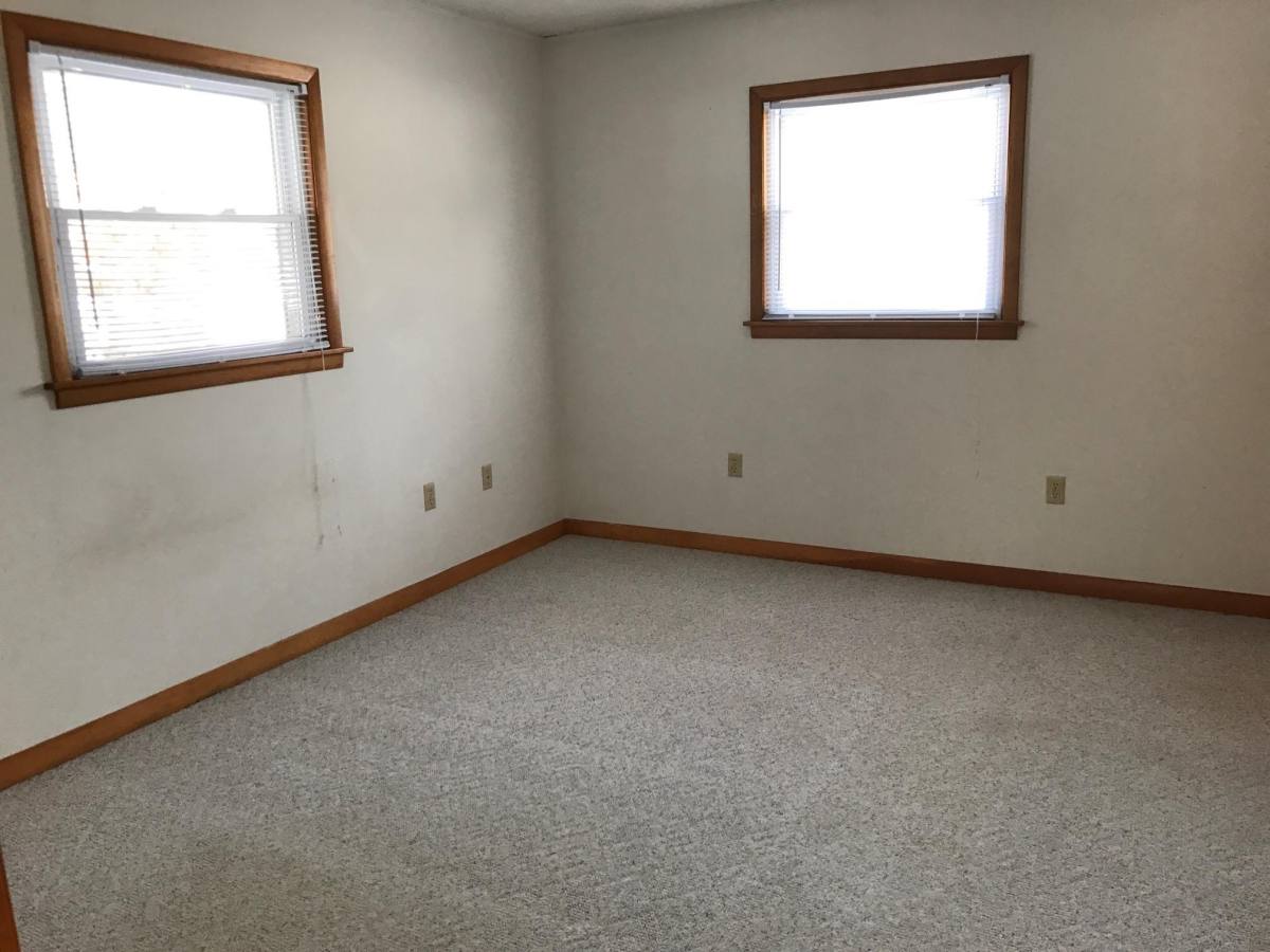 House for rent at 415 E 5th St #1, Dixon, IL 61021