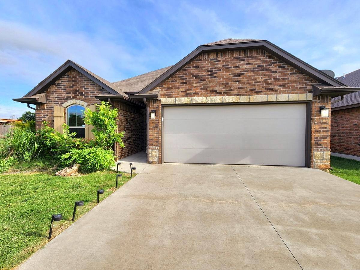 House for rent at Deerfield, 2400 Frisco Way, Edmond, OK 73012
