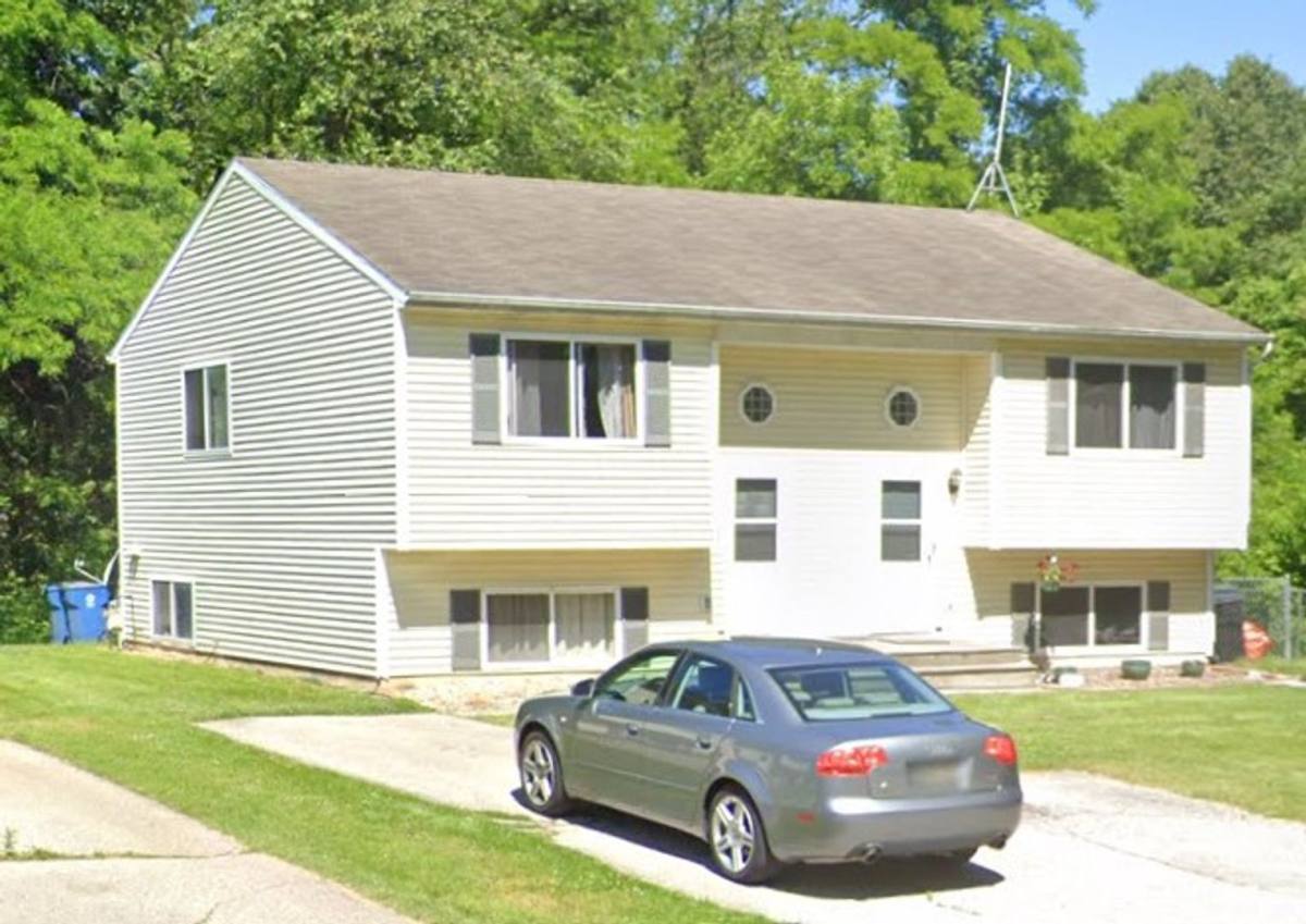Townhouse for rent at 103 Jeffrey St, Chesterton, IN 46304