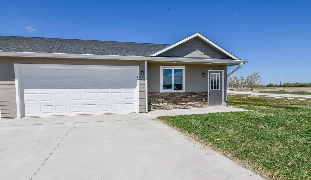 Apartment for rent at 331 Wildflower Dr, Osceola, IA 50213