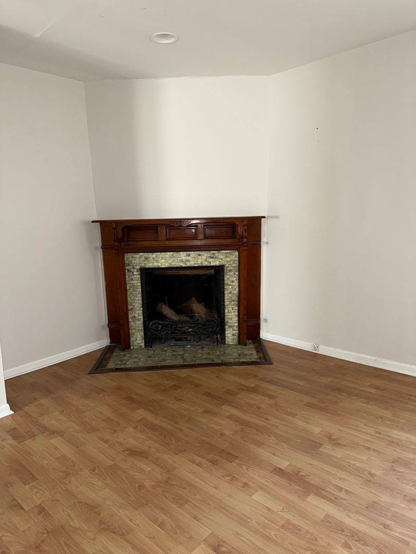 Apartment for rent at 205 37th St, Omaha, NE 68131