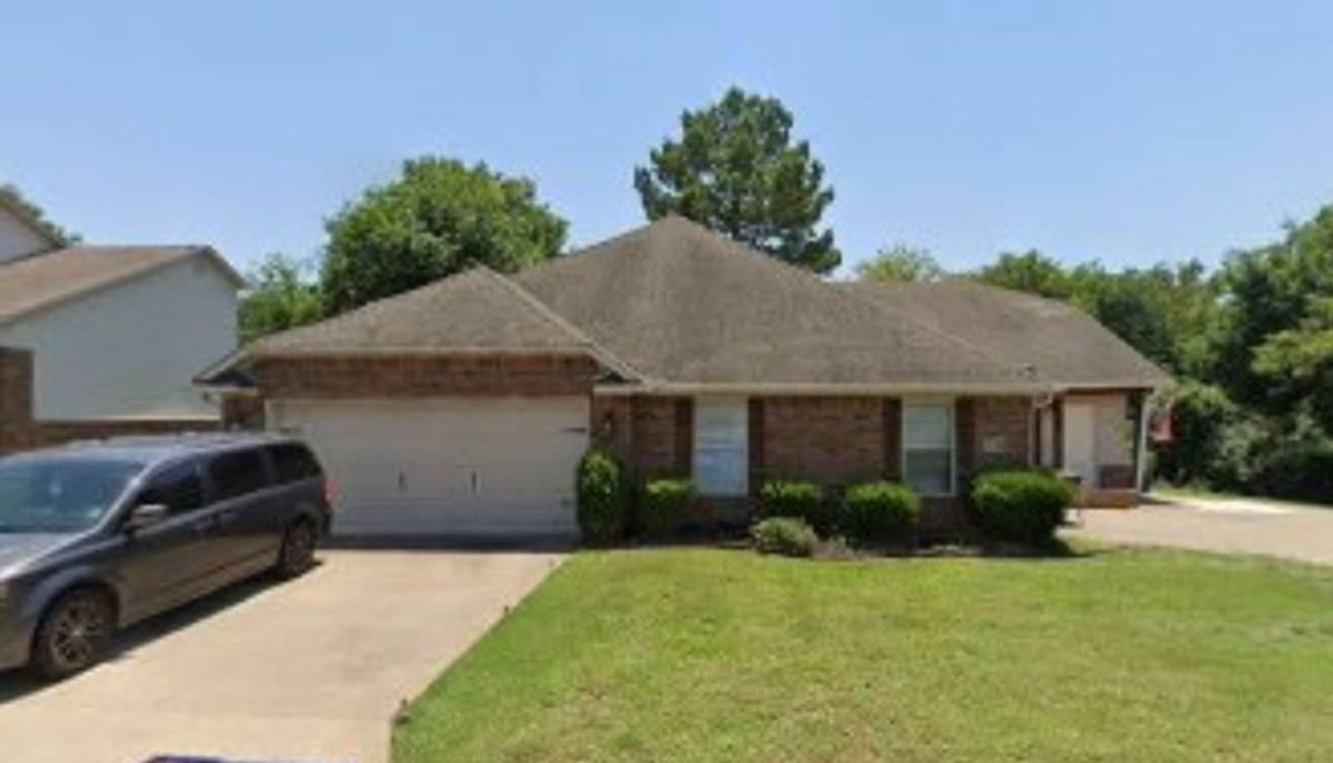 Townhouse for rent at 5500-5515 Summit Court, Fort Smith, AR 72903