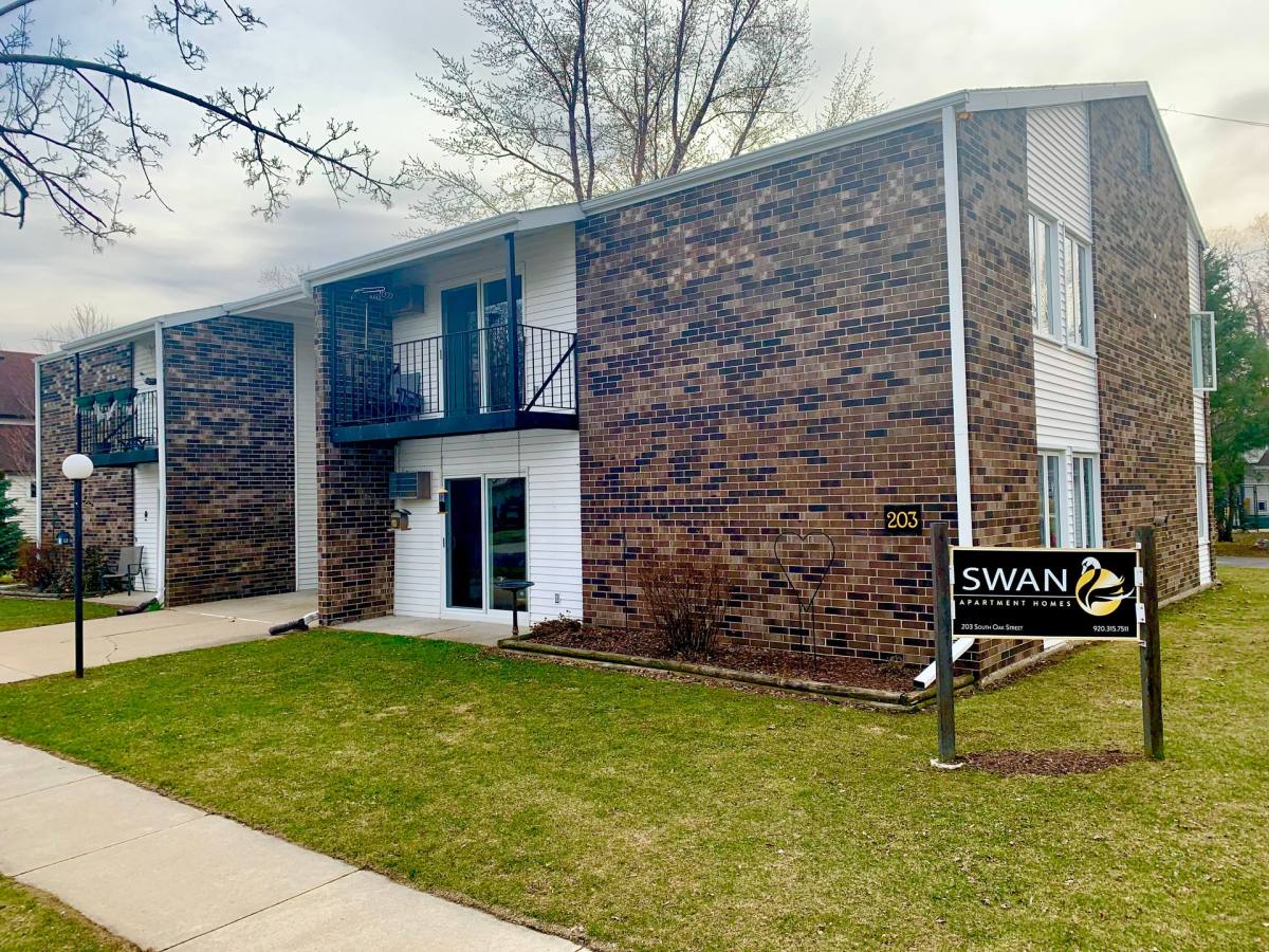 Apartment for rent at 203 S Oak St, Lake Mills, WI 53551