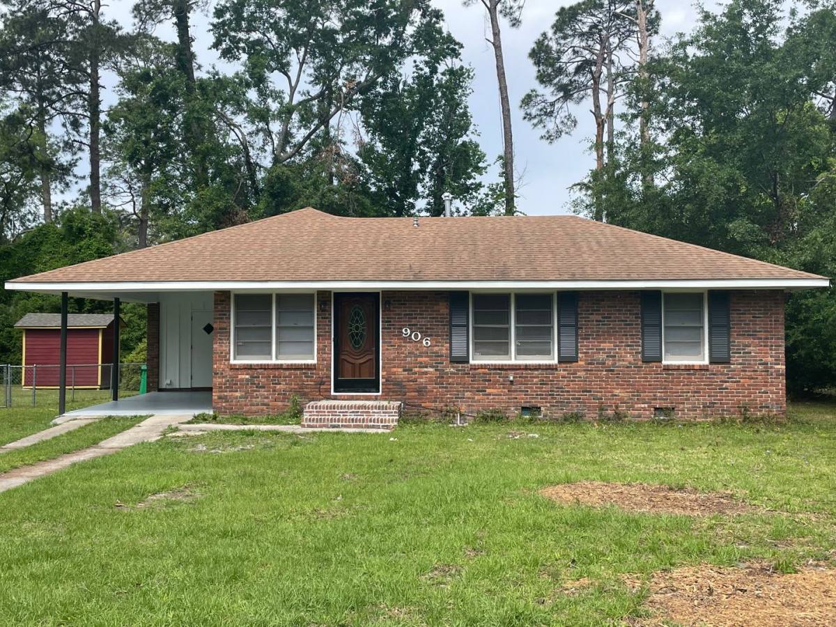 House for rent at 906 Bunche Dr, Valdosta, GA 31601