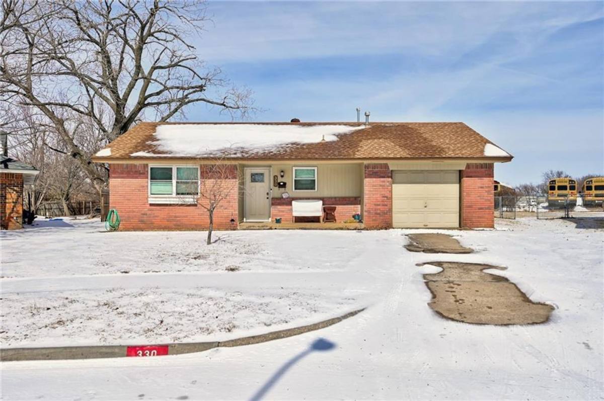 House for rent at 330 Overton Dr, Norman, OK 73071